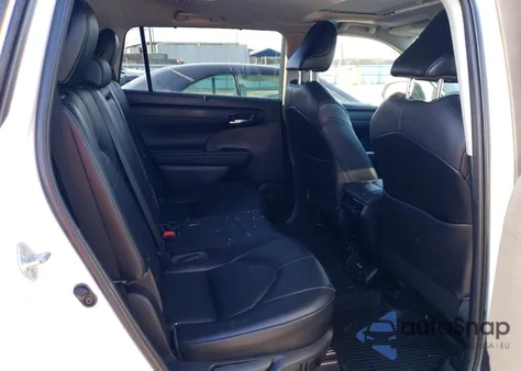 2021 Toyota Highlander Xle z USA, uszkodzony, nr VIN 5TDHZRBH0MS115278